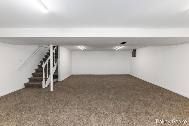 101 W Gardner Street, Sparta, MI 49345