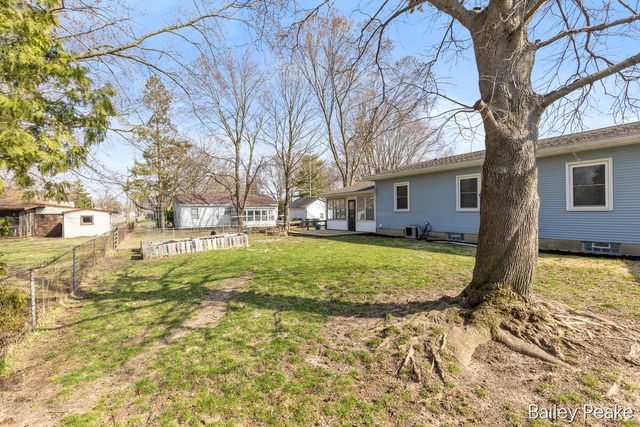 101 W Gardner Street, Sparta, MI 49345