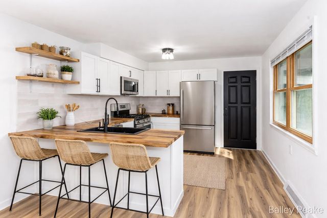 101 W Gardner Street, Sparta, MI 49345