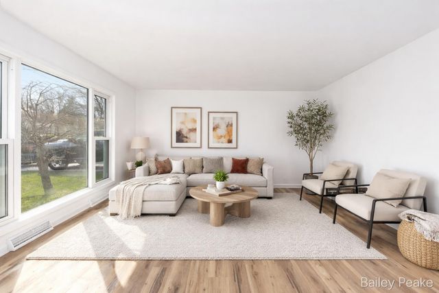 101 W Gardner Street, Sparta, MI 49345