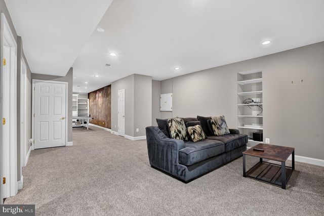 20369 POTOMAC LANDING TER, Sterling, VA 20165