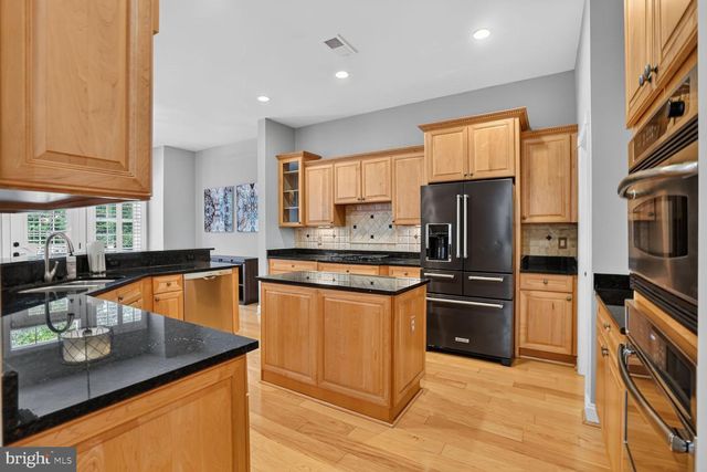 20369 POTOMAC LANDING TER, Sterling, VA 20165