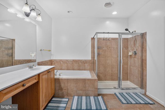 20369 POTOMAC LANDING TER, Sterling, VA 20165