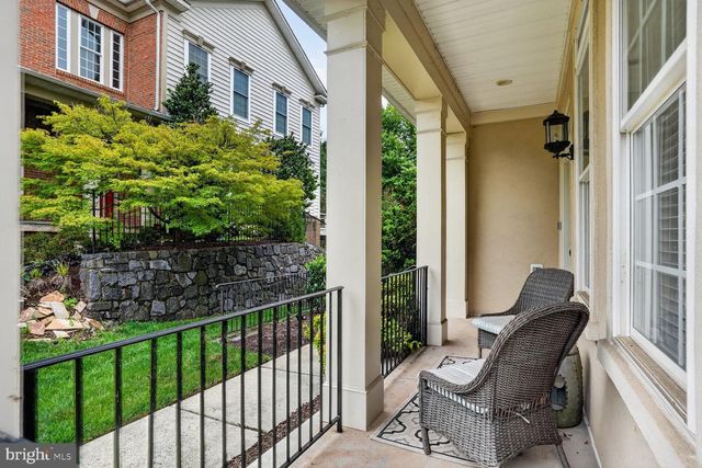 20369 POTOMAC LANDING TER, Sterling, VA 20165