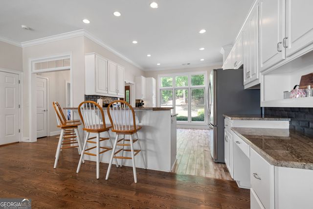 262 N Rock Island Drive, Eatonton, GA 31024