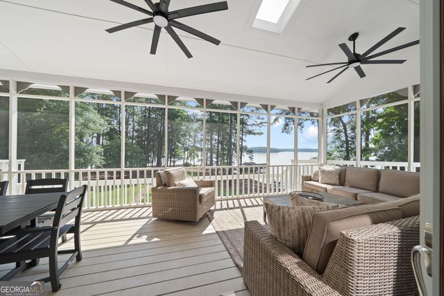 262 N Rock Island Drive, Eatonton, GA 31024