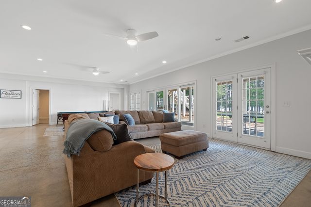 262 N Rock Island Drive, Eatonton, GA 31024