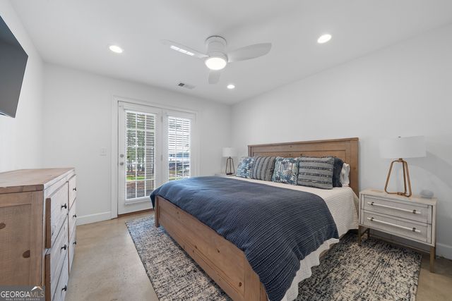 262 N Rock Island Drive, Eatonton, GA 31024