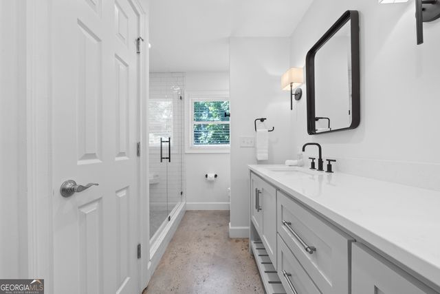 262 N Rock Island Drive, Eatonton, GA 31024