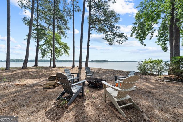 262 N Rock Island Drive, Eatonton, GA 31024