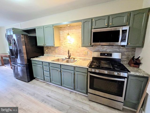 44 E HUMMELSTOWN ST, Elizabethtown, PA 17022