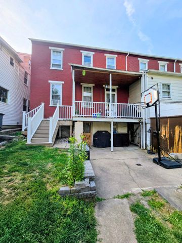 44 E HUMMELSTOWN ST, Elizabethtown, PA 17022
