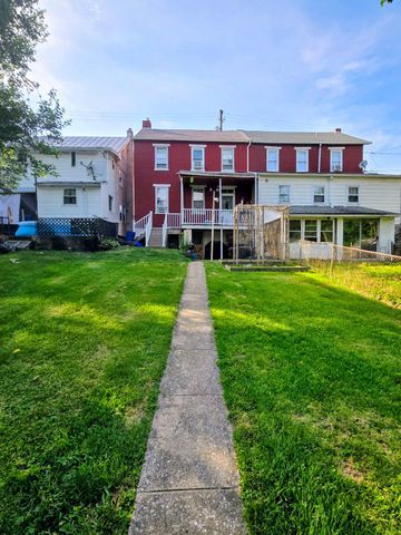 44 E HUMMELSTOWN ST, Elizabethtown, PA 17022