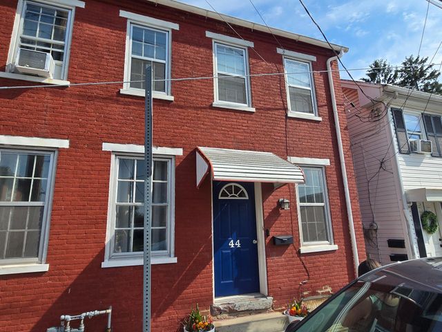 44 E HUMMELSTOWN ST, Elizabethtown, PA 17022