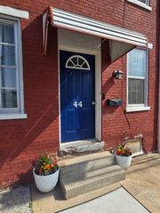 44 E HUMMELSTOWN ST, Elizabethtown, PA 17022