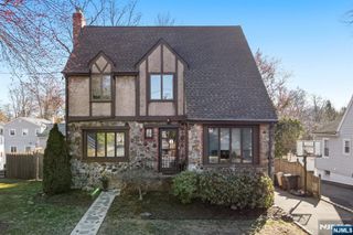 20 Vincent Street, Hillsdale, NJ 07642