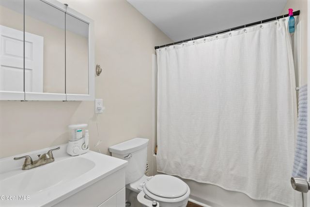1047 Gillespie Street, Schenectady, NY 12308