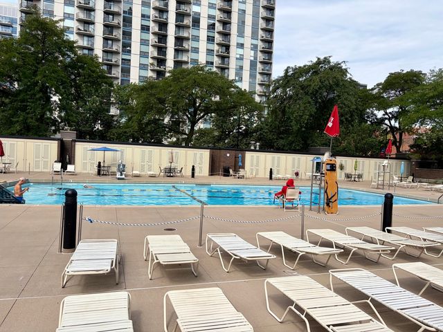 1255 N Sandburg Terrace 2304E, Chicago, IL 60610