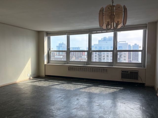 1255 N Sandburg Terrace 2304E, Chicago, IL 60610