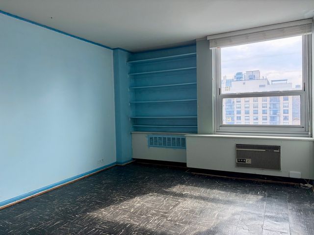 1255 N Sandburg Terrace 2304E, Chicago, IL 60610