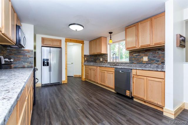 2750 Frankson Avenue, Rochester Hills, MI 48307