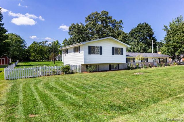 2750 Frankson Avenue, Rochester Hills, MI 48307