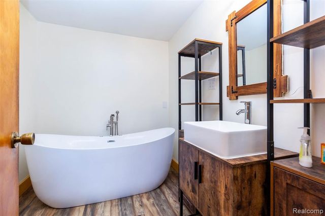 2750 Frankson Avenue, Rochester Hills, MI 48307