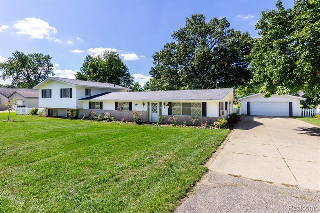2750 Frankson Avenue, Rochester Hills, MI 48307