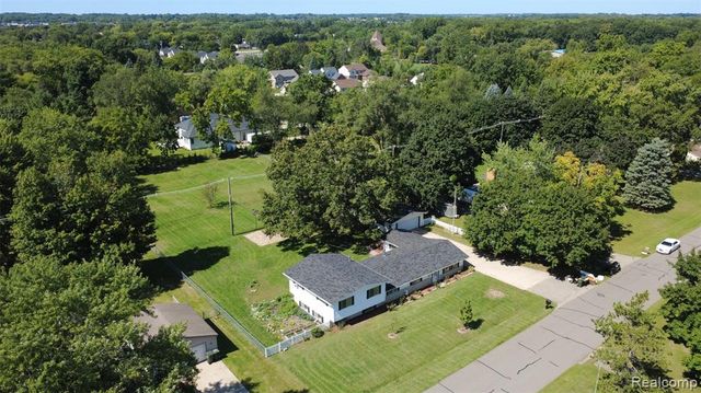 2750 Frankson Avenue, Rochester Hills, MI 48307