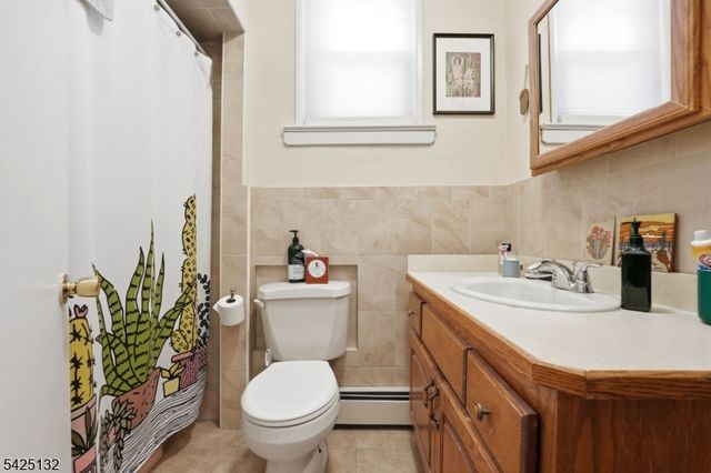 44 Oberlin St, Maplewood Twp., NJ 07040