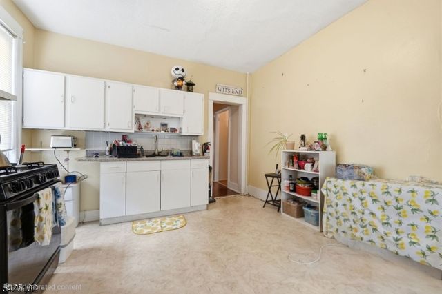 44 Oberlin St, Maplewood Twp., NJ 07040