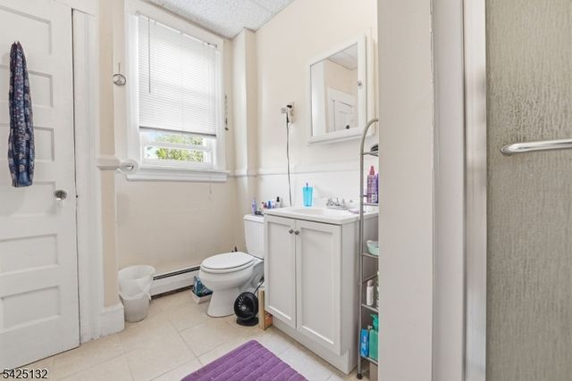 44 Oberlin St, Maplewood Twp., NJ 07040