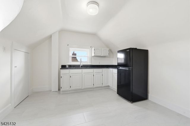 44 Oberlin St, Maplewood Twp., NJ 07040