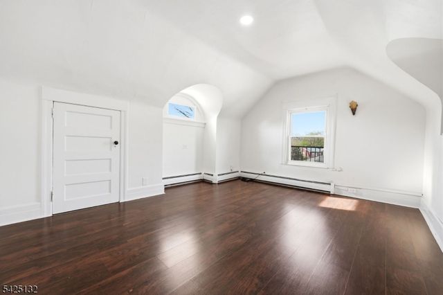 44 Oberlin St, Maplewood Twp., NJ 07040