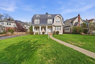 44 Oberlin St, Maplewood Twp., NJ 07040