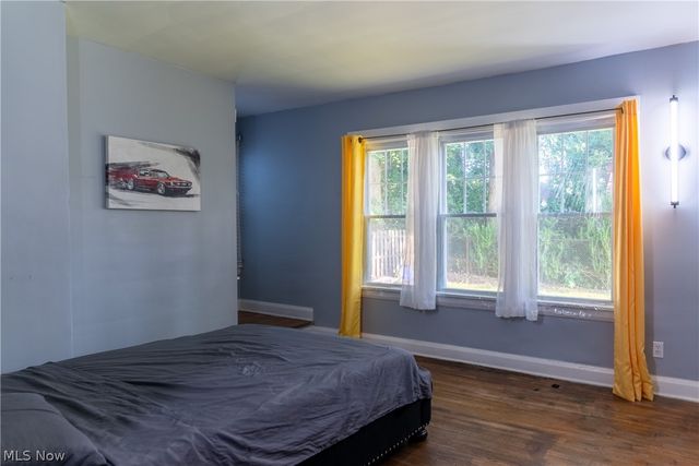 423 Bradley Lane, Youngstown, OH 44504