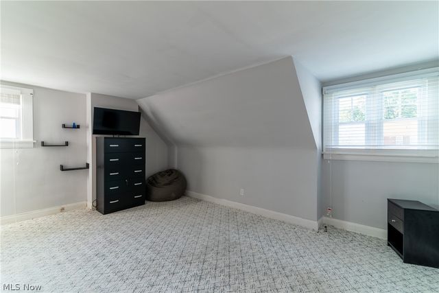 423 Bradley Lane, Youngstown, OH 44504