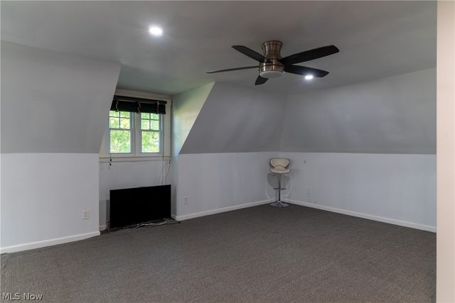 423 Bradley Lane, Youngstown, OH 44504