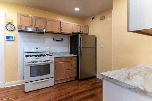 423 Bradley Lane, Youngstown, OH 44504