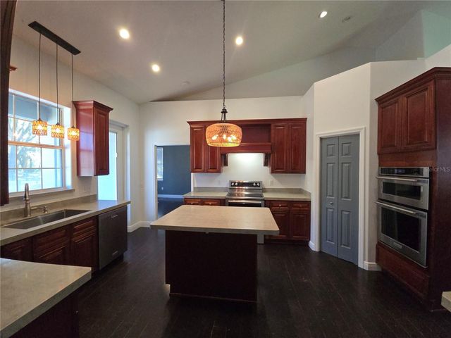 27410 YALAHA CUT OFF ROAD, Yalaha, FL 34797