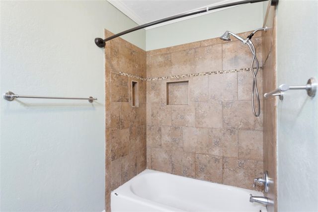 1900 Justin LN, Austin, TX 78757