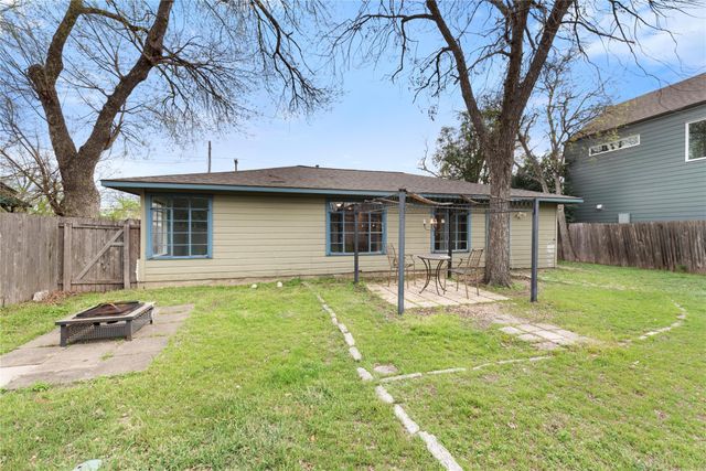 1900 Justin LN, Austin, TX 78757