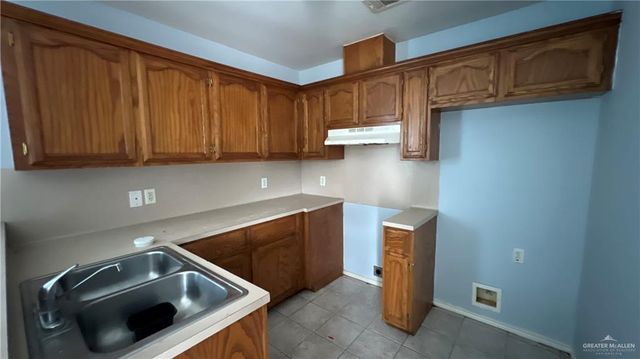 220 N Glasscock Boulevard, Alton, TX 78573