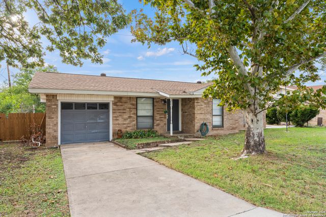 1911 Singing Wind, Kerrville, TX 78028
