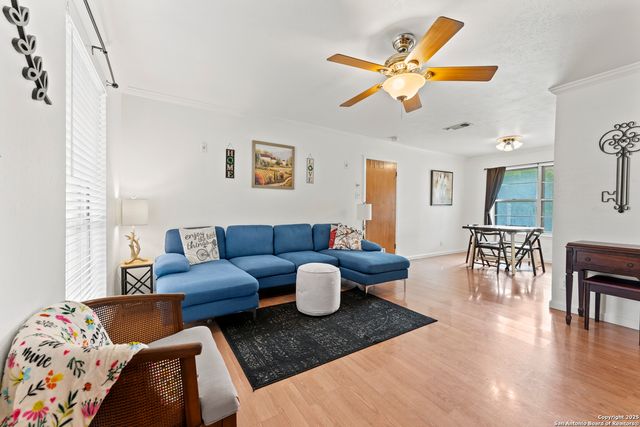 1911 Singing Wind, Kerrville, TX 78028
