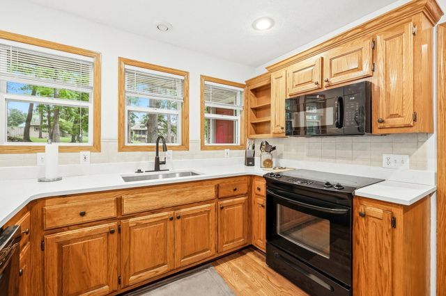 123 Oak Tree Circle, Ozark, MO 65721