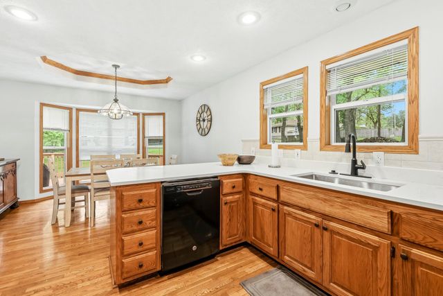 123 Oak Tree Circle, Ozark, MO 65721