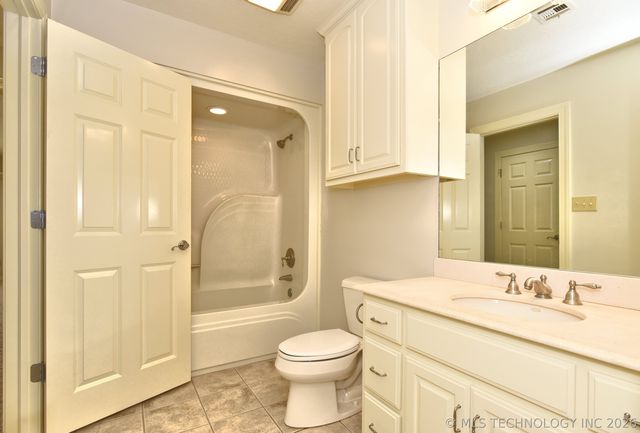 4224 S 69th West Avenue NE, Tulsa, OK 74107