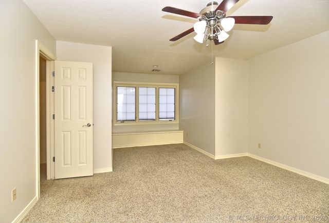 4224 S 69th West Avenue NE, Tulsa, OK 74107