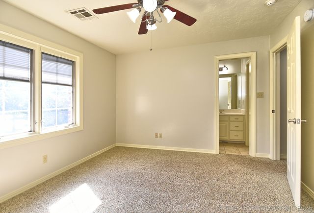4224 S 69th West Avenue NE, Tulsa, OK 74107
